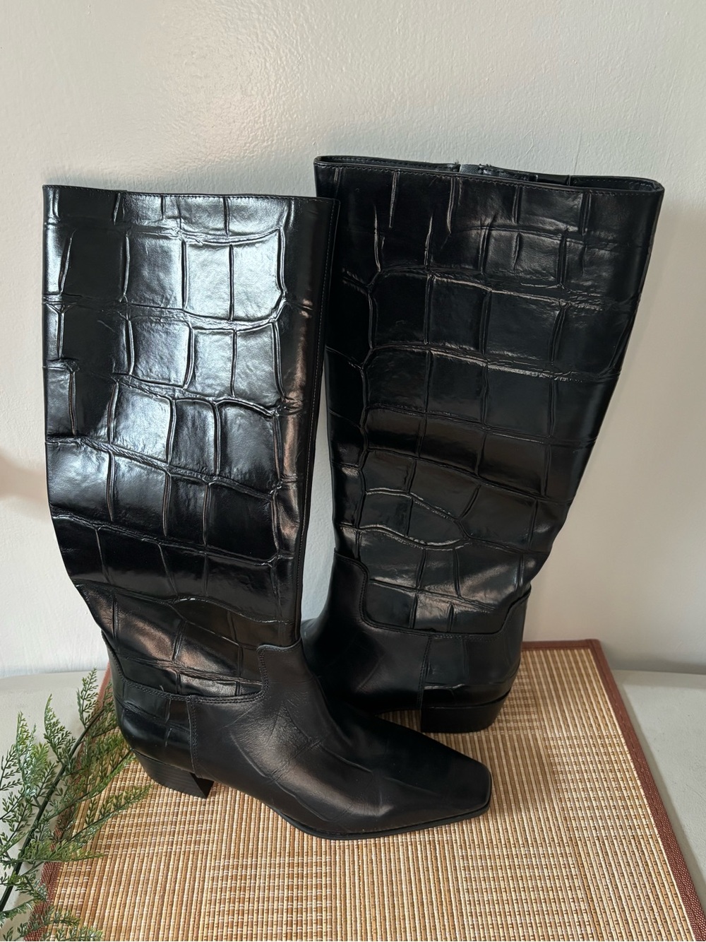 Vince Camuto Woman PAVLA Knee High Boot Size: 10M